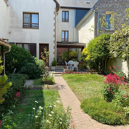 Holiday home Maison 4 A 7 Pers Jardin Et Garage Face Baie *