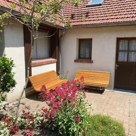 Holiday home Maison 4 A 7 Pers Jardin Et Garage Face Baie Saint-Valery-sur-Somme